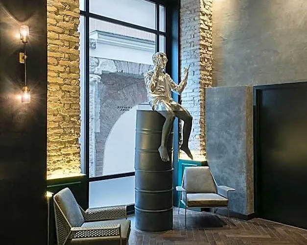 Otel Chapter