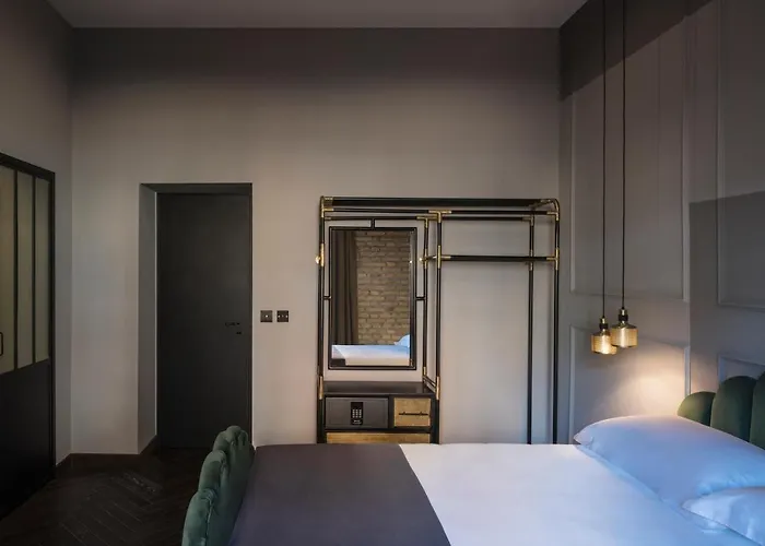 Otel Chapter